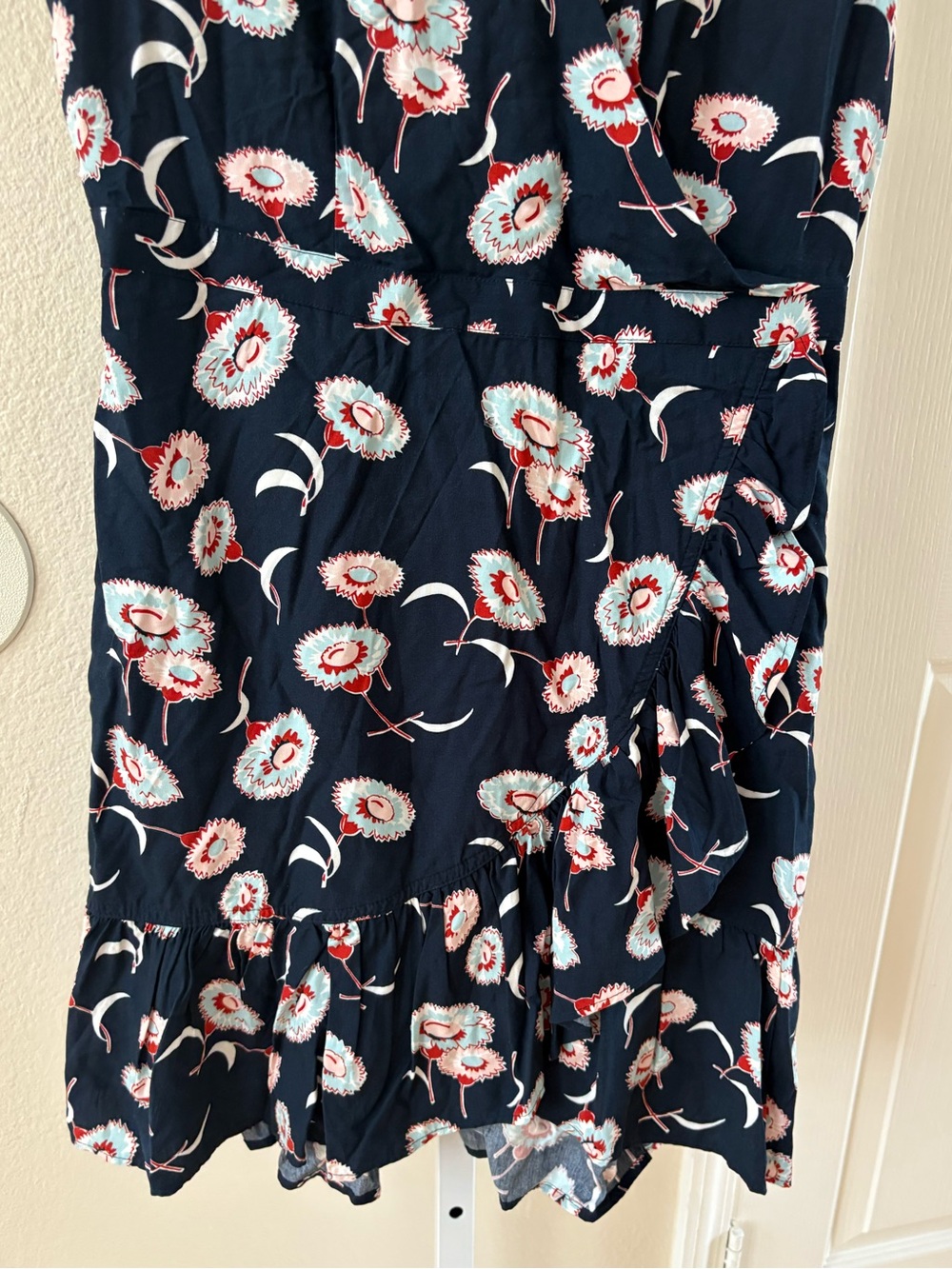 J. Crew Mercantile Faux-Wrap Mini Dress in Floating Floral - Size 6 - Picture 6 of 6